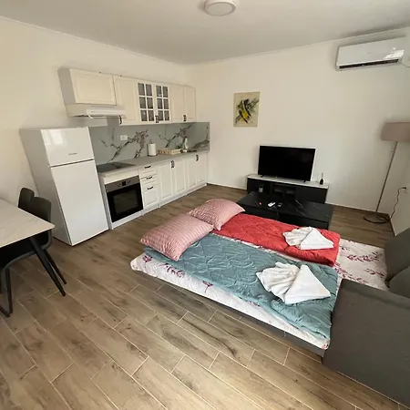 Herzeg Hill 아파트